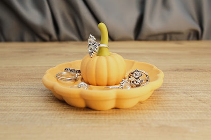 Pumpkin shaped jewelry holder desk decor